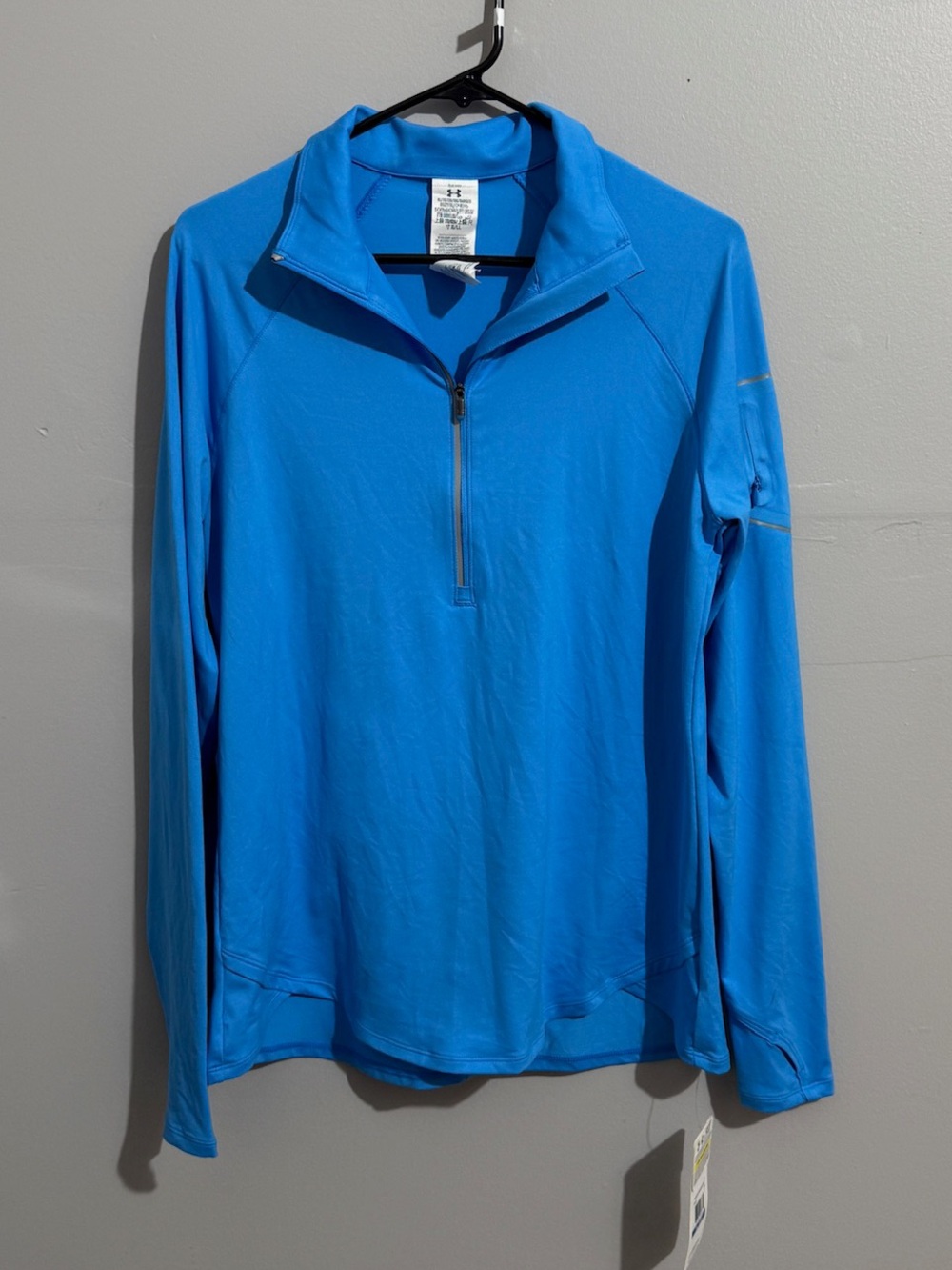 Under Armour Shirt Womens XL Running Water Resistant Fitted All Seasons Gear